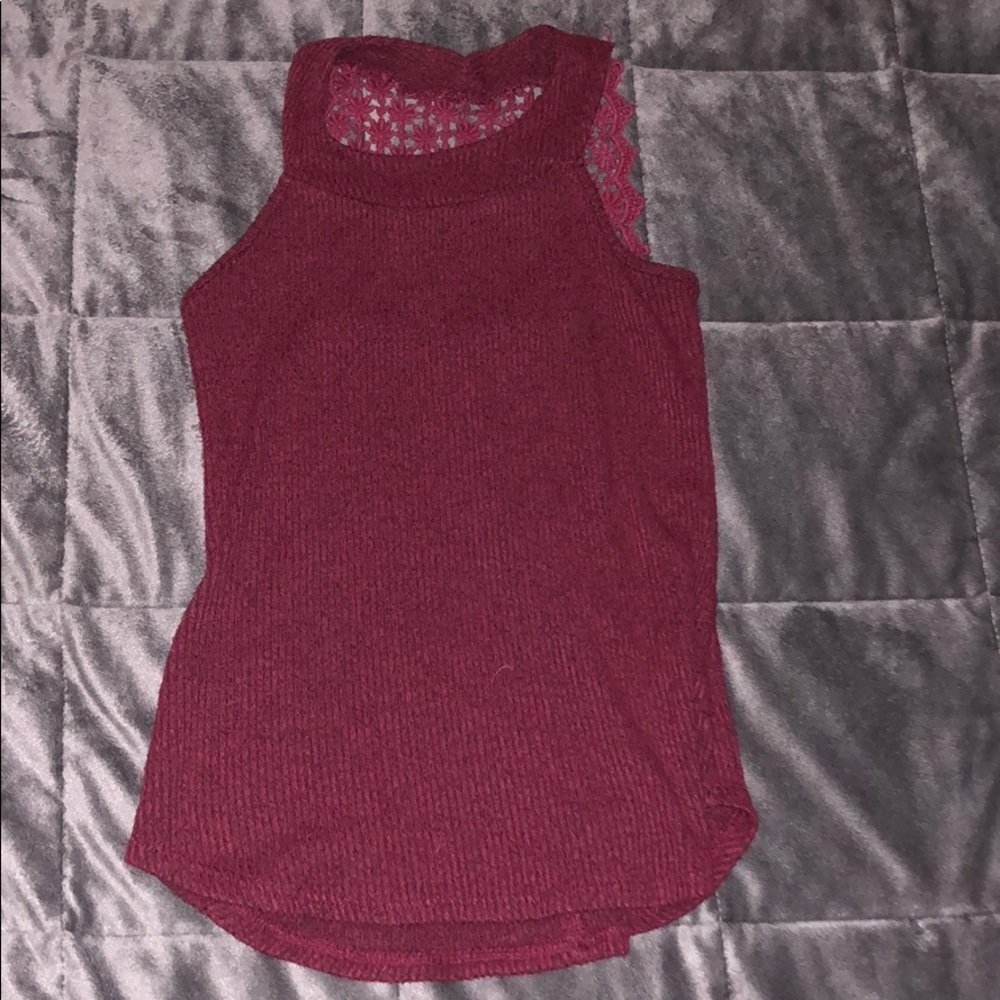 Tillys maroon tank